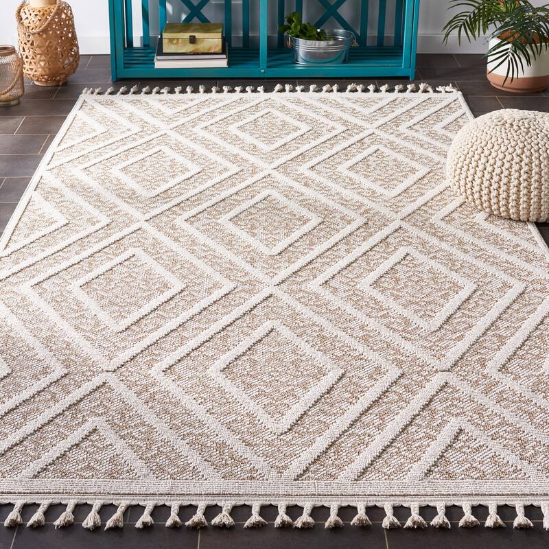 SAFAVIEH Global Klodeta Indoor/ Outdoor Trellis Rug - 8' x 10' - Light Beige/Brown