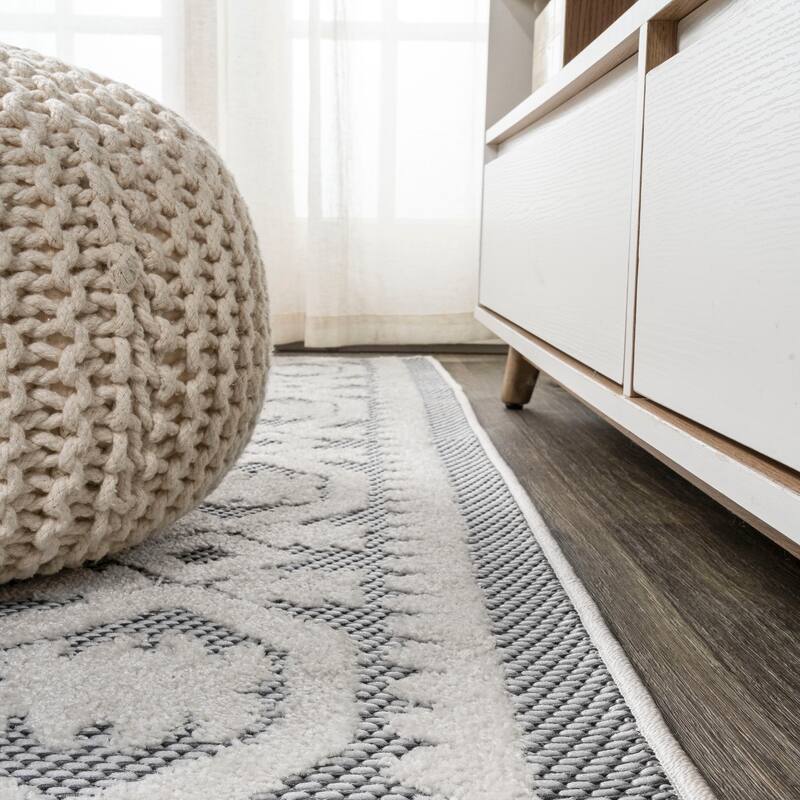 JONATHAN Y Jordan High-Low Pile Mediterranean Tile Indoor/Outdoor Area Rug