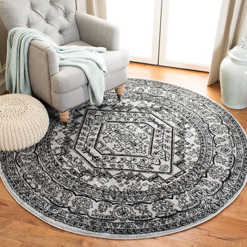 SAFAVIEH Adirondack Cheyenne Rustic Oriental Medallion Rug - 12' Round - Silver/Black