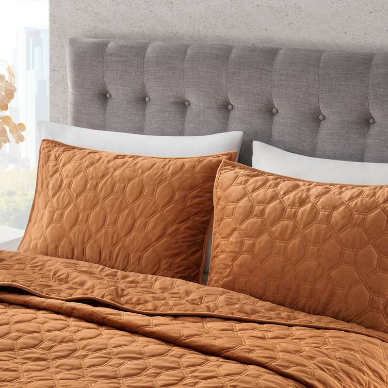 Madison Park Emery 3 Piece Velvet Quilt Set