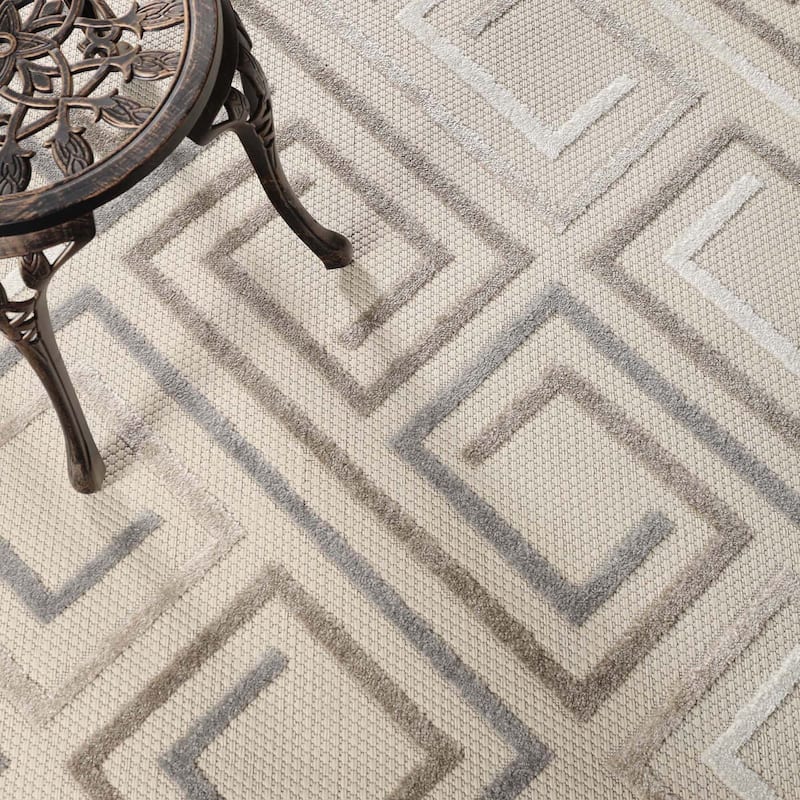 Superior Ares Modern Geometric Diamond Indoor Outdoor Area Rug