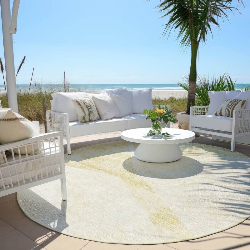 Machine Washable Indoor/ Outdoor Chantille Contemporary Geo Rug - Gold - 8' x 8'