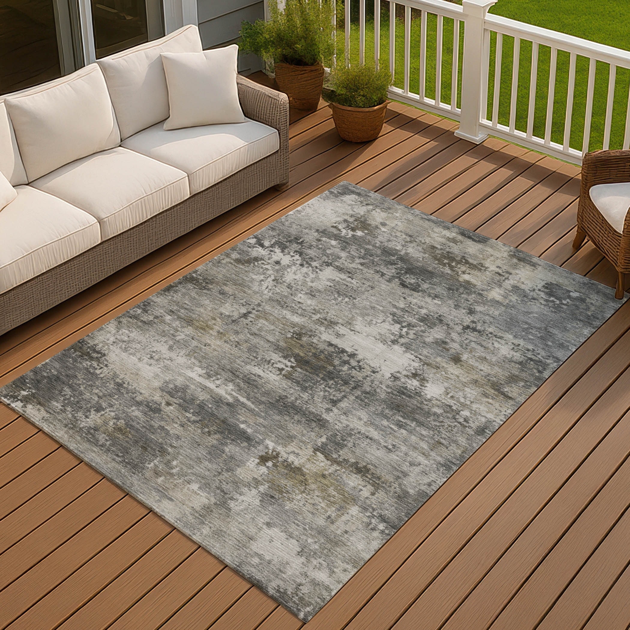 Machine Washable Indoor/ Outdoor Modern Blend Chantille Rug
