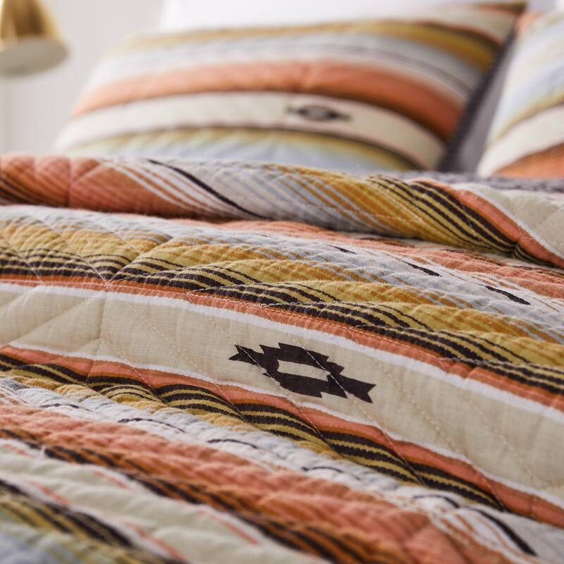 Barefoot Bungalow Painted Desert Quilt and Pillow Sham Set