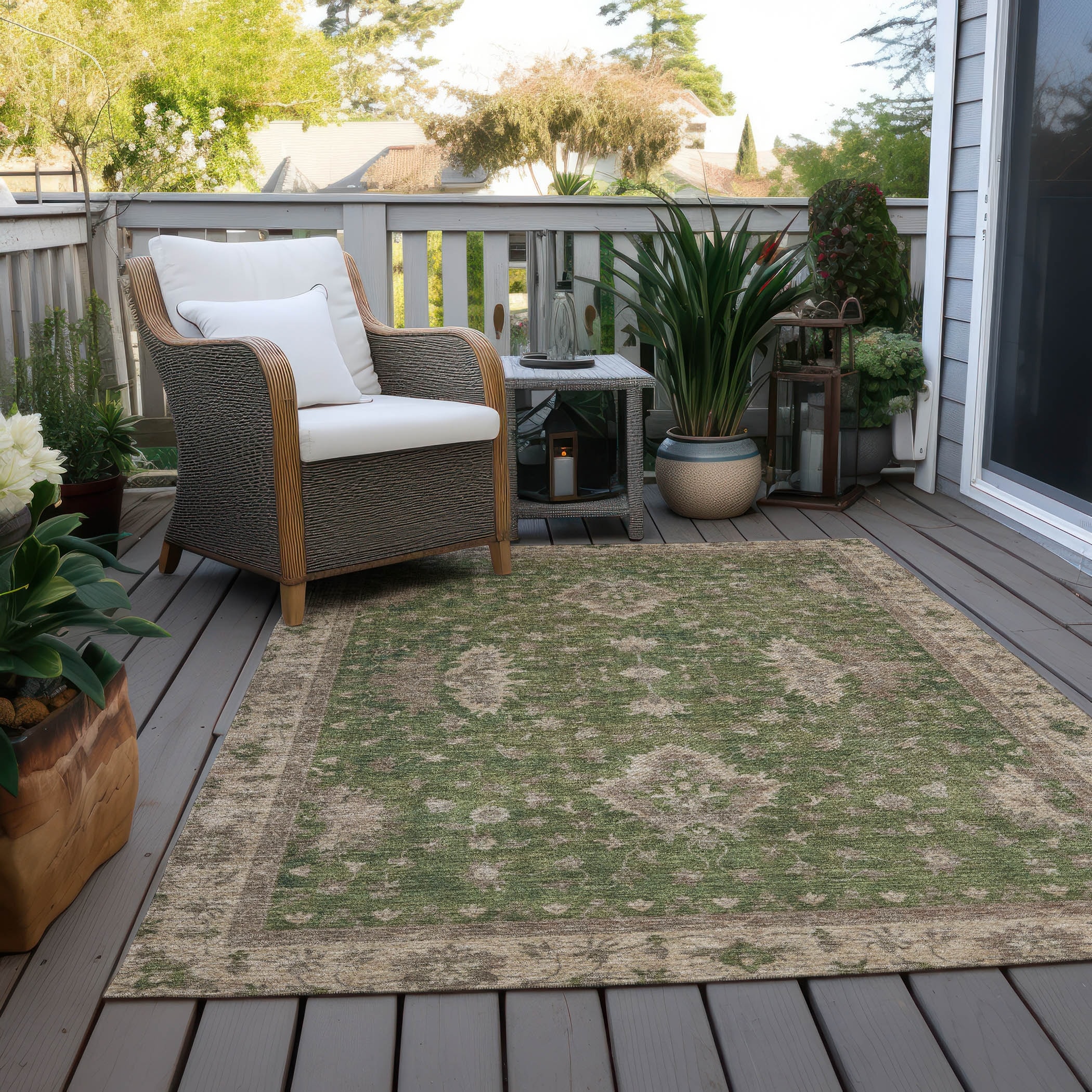 Machine Washable Indoor/ Outdoor Traditional Chantille Rug