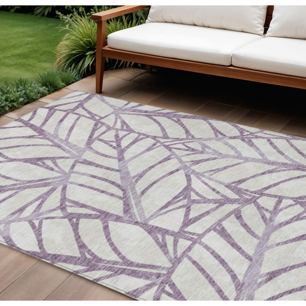 HomeRoots Floral Transitional Rectangle Outdoor Rug