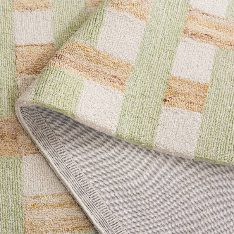 SAFAVIEH Handmade Genre Kwang Checkered Wool Rug