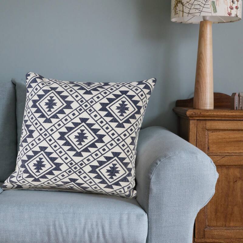 HomeRoots 20" X 20" Navy And White 100% Cotton Geometric Zippered Pillow