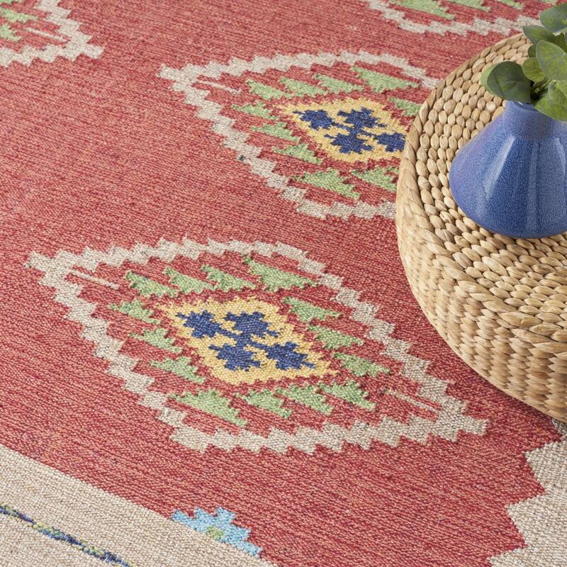 Fuge Southwestern Woven Low Pile with Fringe Area Rug By HomeRoots - 84' X '60' X '0.25