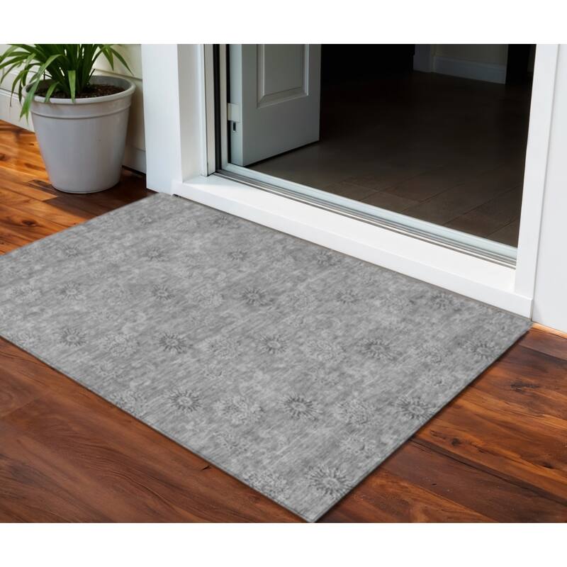 HomeRoots Floral Transitional Rectangle Outdoor Rug - 3' x 5'