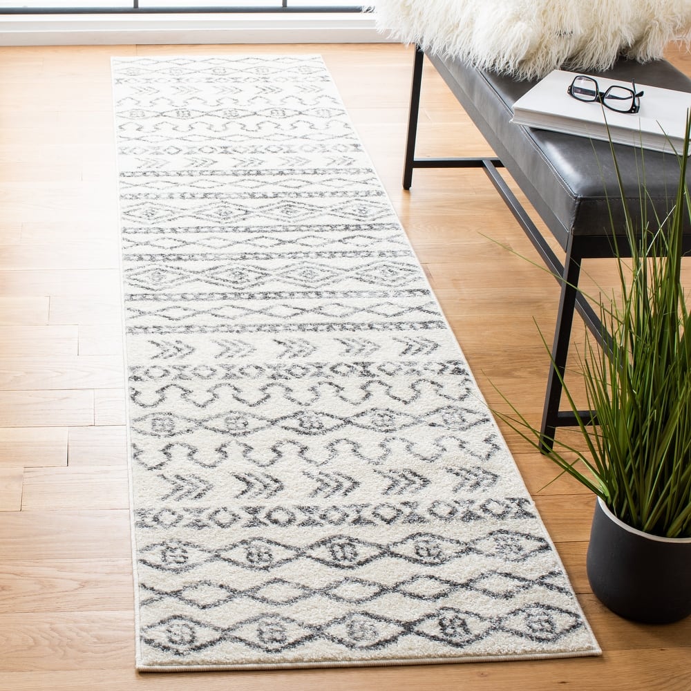 SAFAVIEH Tulum Renuka Moroccan Boho Rug