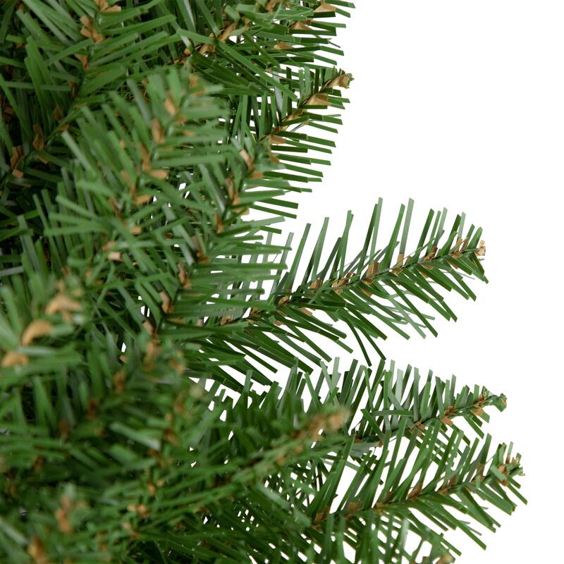 Northern Pine Artificial Christmas Wreath - 24" - Unlit