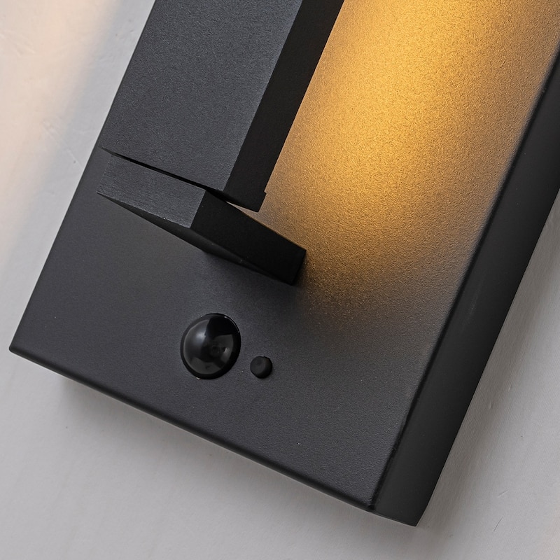 Modern Motion Sensor Outdoor Wall Light Integrated LED Wall Sconce Matte Black Iron Exterior Light Fixture for Porch Garage