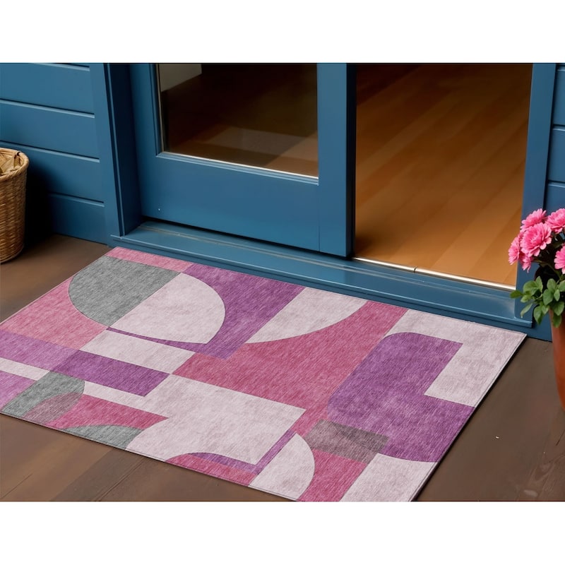 HomeRoots Geometric Modern Rectangle Outdoor Rug - 3' x 5'