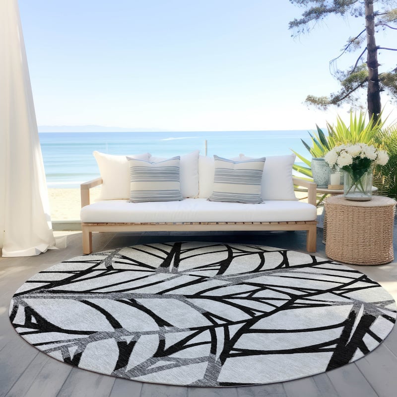 Machine Washable Indoor/ Outdoor Chantille Modern Palm Rug - Black - 8' x 8'