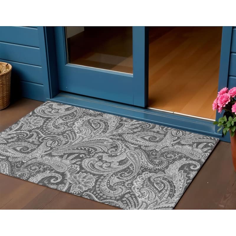 HomeRoots Paisley Transitional Rectangle Outdoor Rug - 3' x 5'