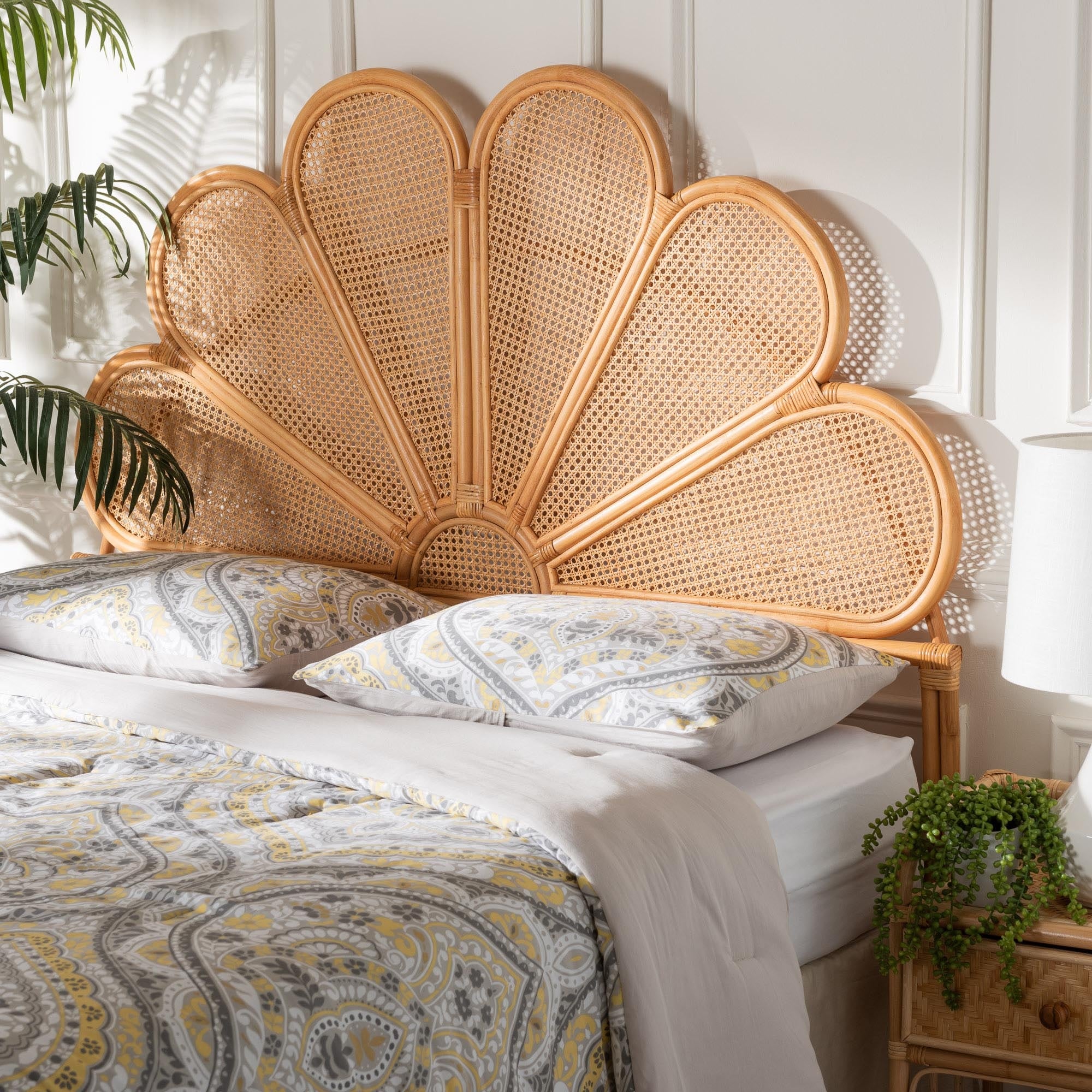 Stand top alone headboard