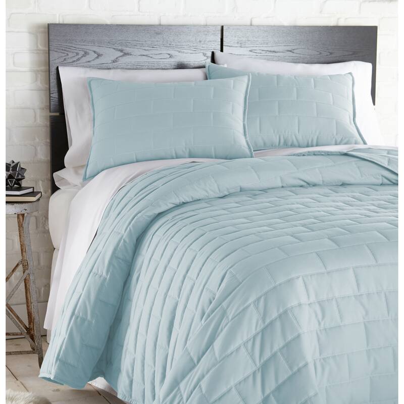 Vilano Ultra-Soft Lightweight Brickyard 3-piece Quilt and Sham Set - Sky blue - Full - Queen