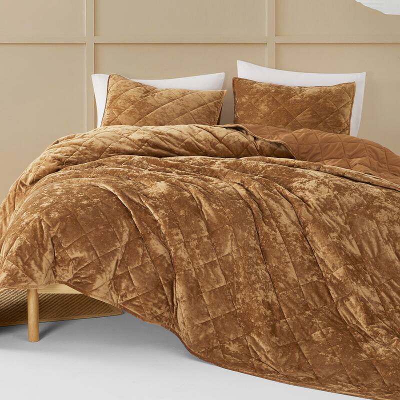 Beaute Living Diamond Velvet 3 Piece Quilt Set