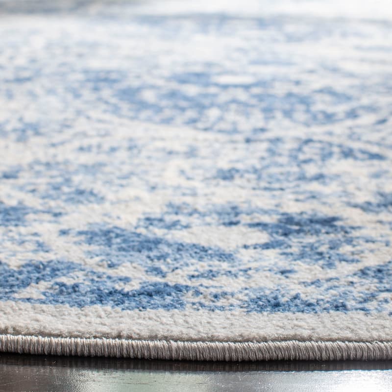 SAFAVIEH Brentwood Cira Traditional Oriental Rug
