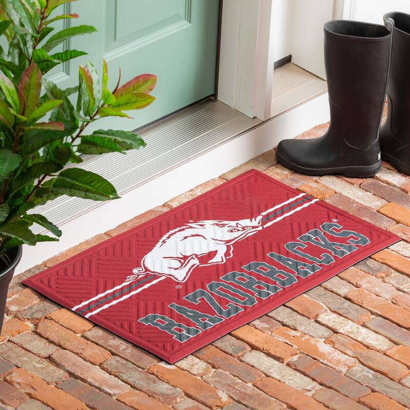 30 in. x 18 in. Embossed Mat, Cross Hatch, University of Arkansas