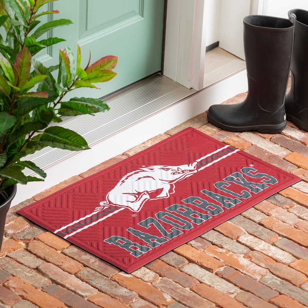 30 in. x 18 in. Embossed Mat, Cross Hatch, University of Arkansas
