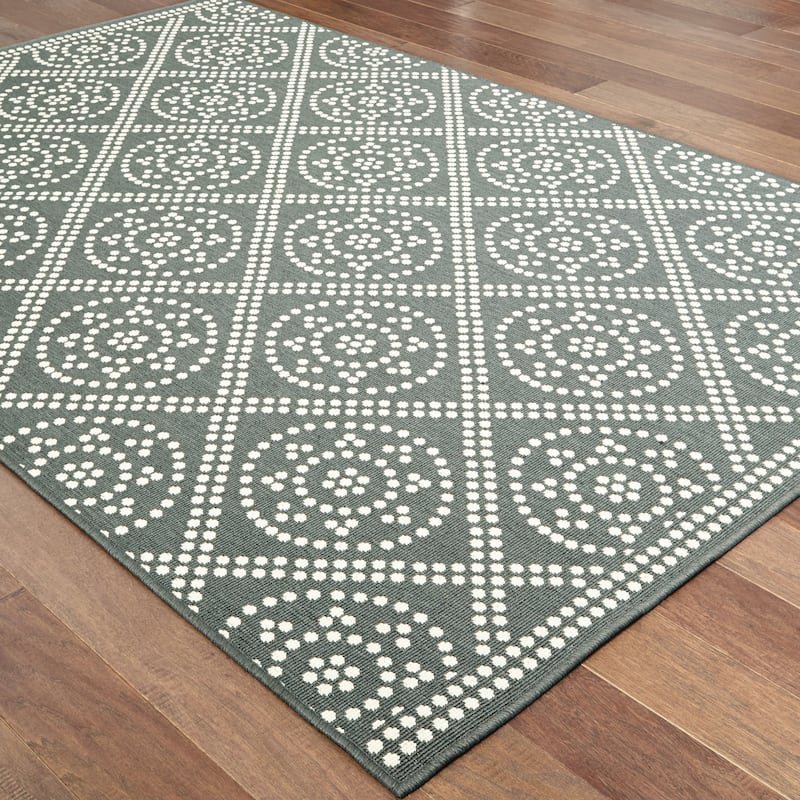 Style Haven Marianna Medallion Lattice Indoor/Outdoor Rug