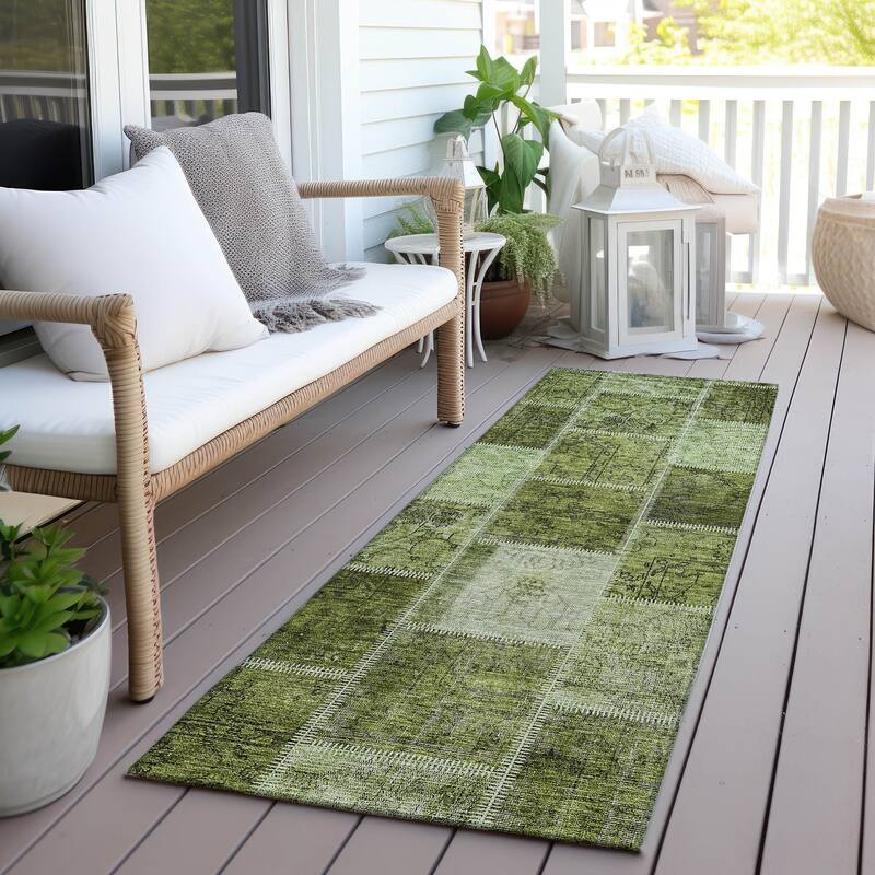 Machine Washable Indoor/ Outdoor Chantille Traditional Patchwork Rug - Olive - 2'3" x 7'6"