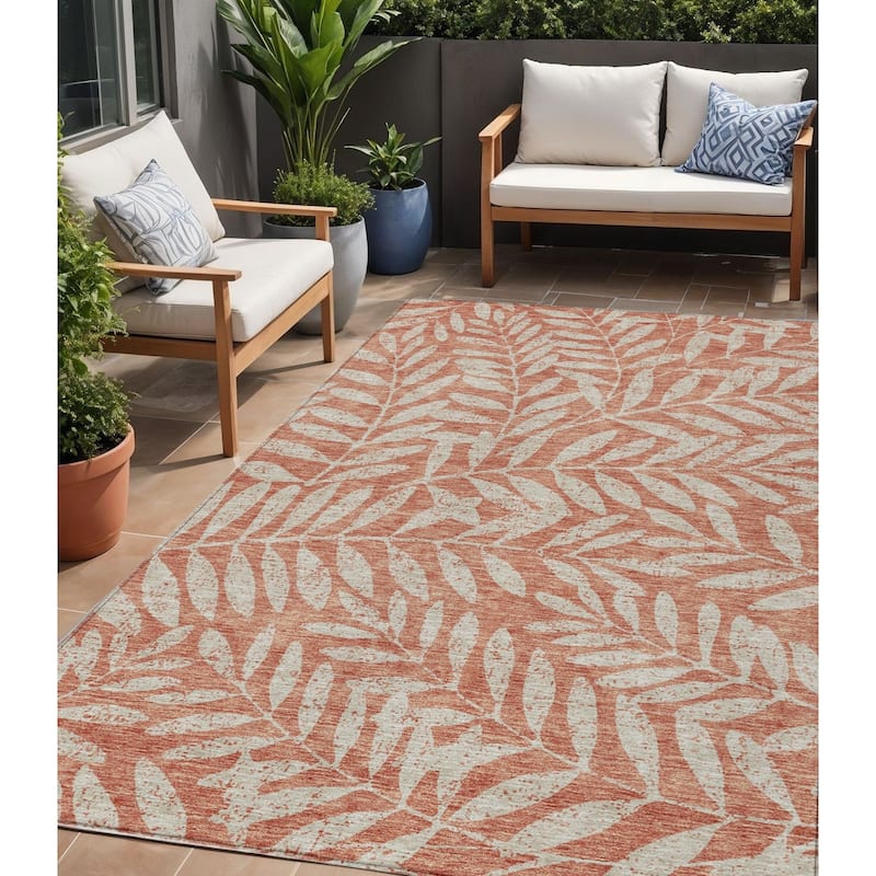 HomeRoots Floral Transitional Rectangle Outdoor Rug - 5' X 8'