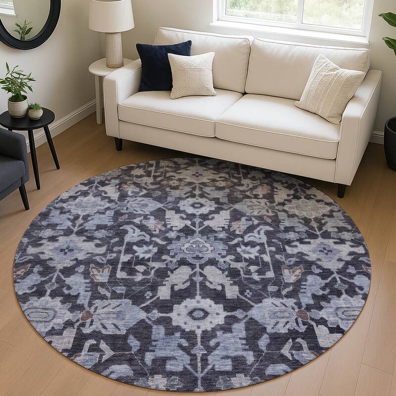 Machine Washable Indoor/ Outdoor Casual Traditional Chantille Rug