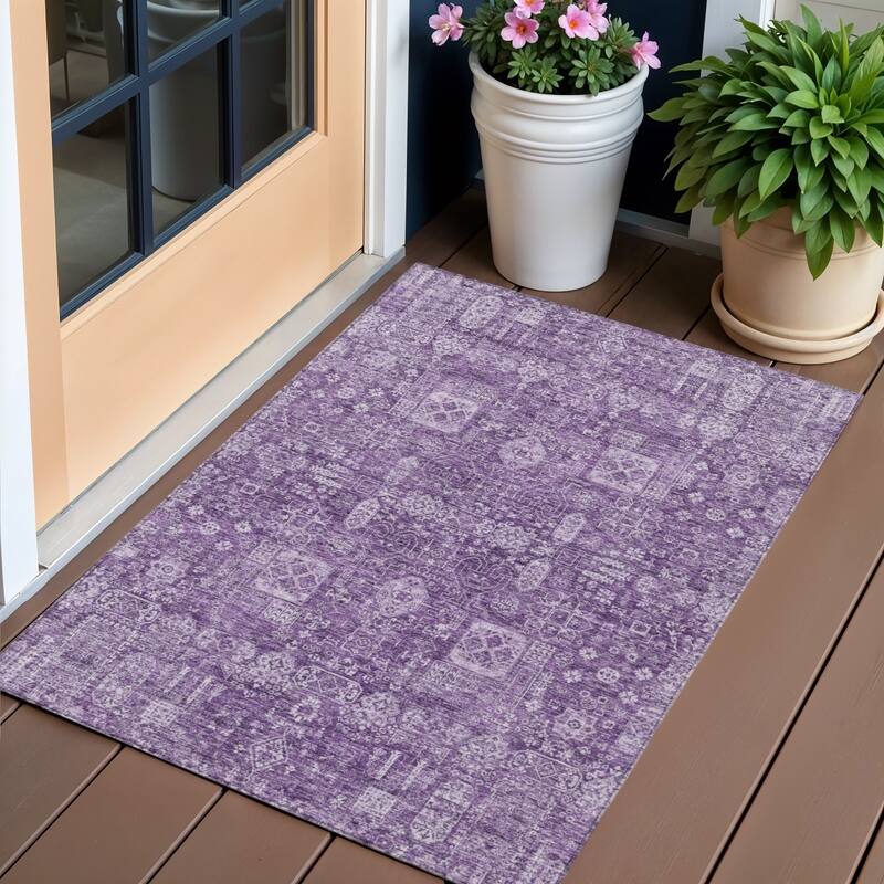 HomeRoots Oriental Transitional Rectangle Outdoor Rug - 3' x 5'