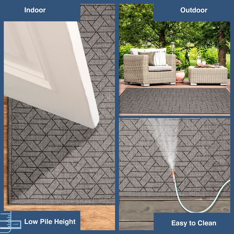 Liora Manne Carmel Pyramid Indoor/Outdoor Rug