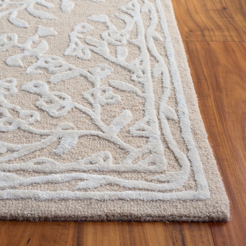 SAFAVIEH Handmade Glamour Gudbjorg Floral Viscose Rug