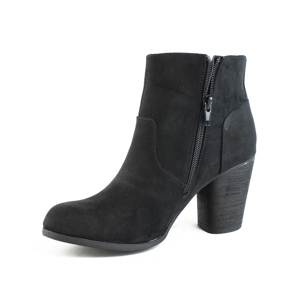 black boots size 6