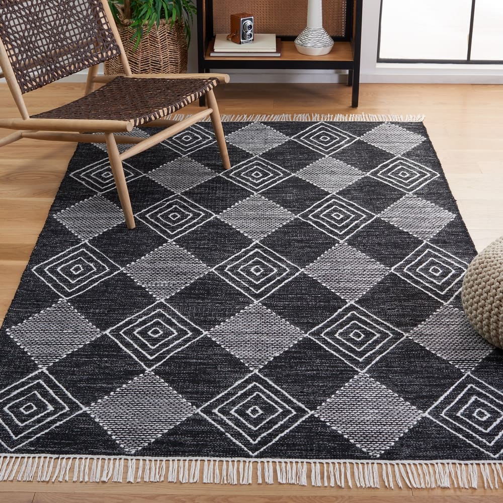 SAFAVIEH Handmade Flatweave Kilim Zohra Rustic Boho Rug
