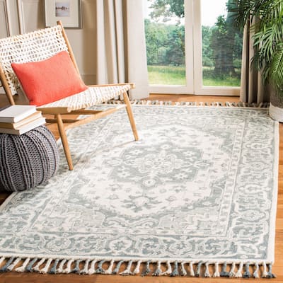 SAFAVIEH Handmade Aspen Manana Boho Medallion Wool Rug