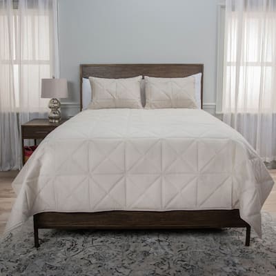 Rizzy Home Blackberry Grove Natural Diamond Stitched Quilt Set