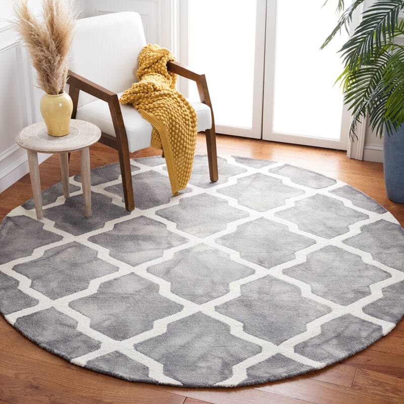 SAFAVIEH Handmade Dip Dye Ivona Vintage Wool Rug - 7' Round - Grey/Ivory