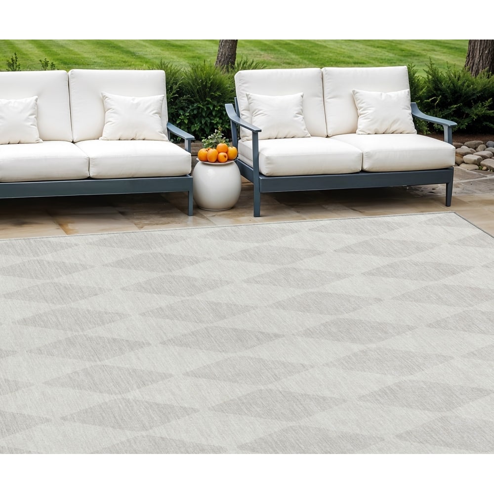 HomeRoots Geometric Transitional Rectangle Outdoor Rug