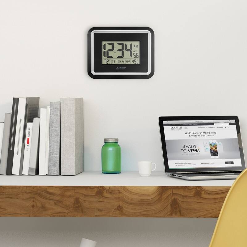 La Crosse BBB84022 Atomic Digital Clock with Temperature and Humidity