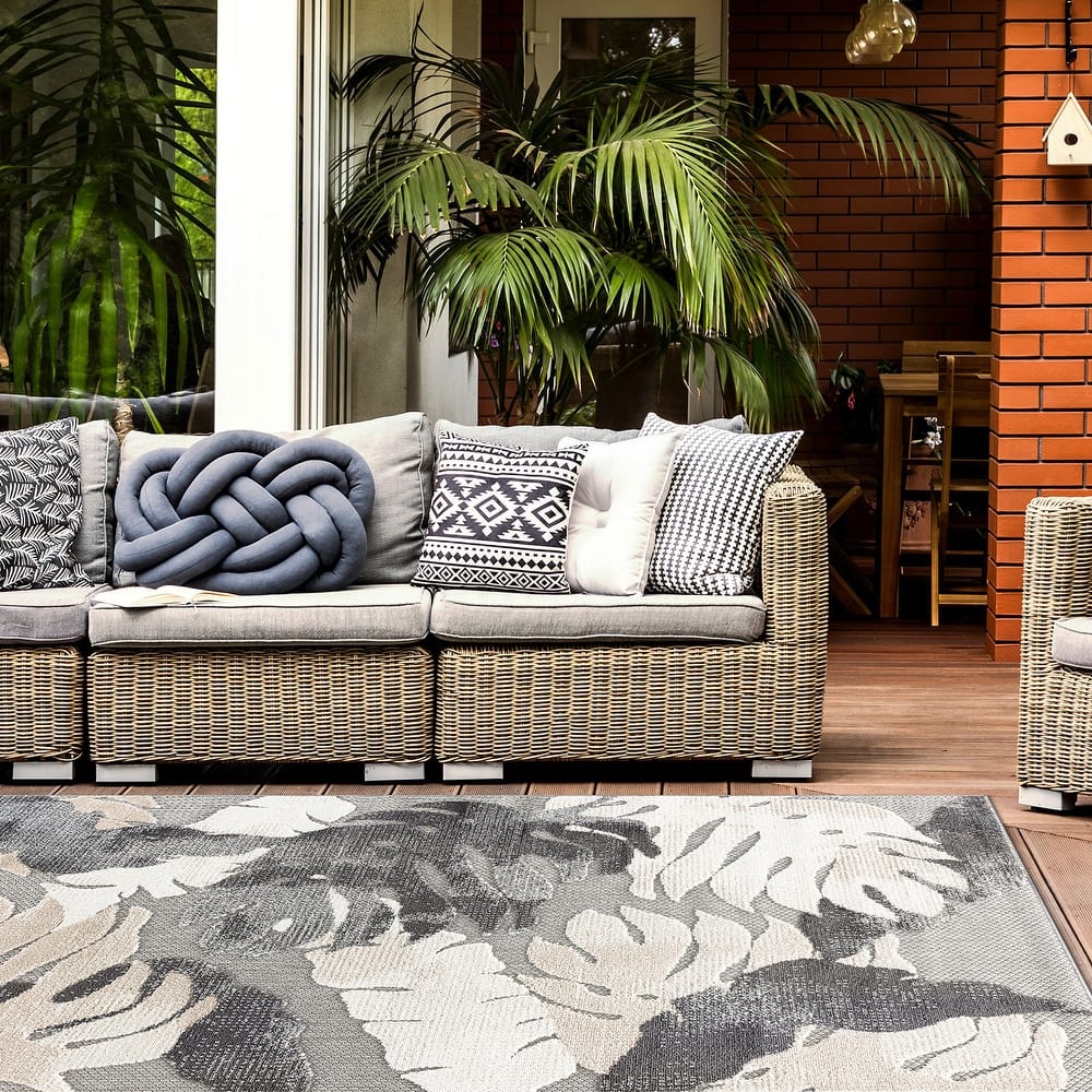 Arles Palm Floral Leaves Indoor/Outdoor Area Rug