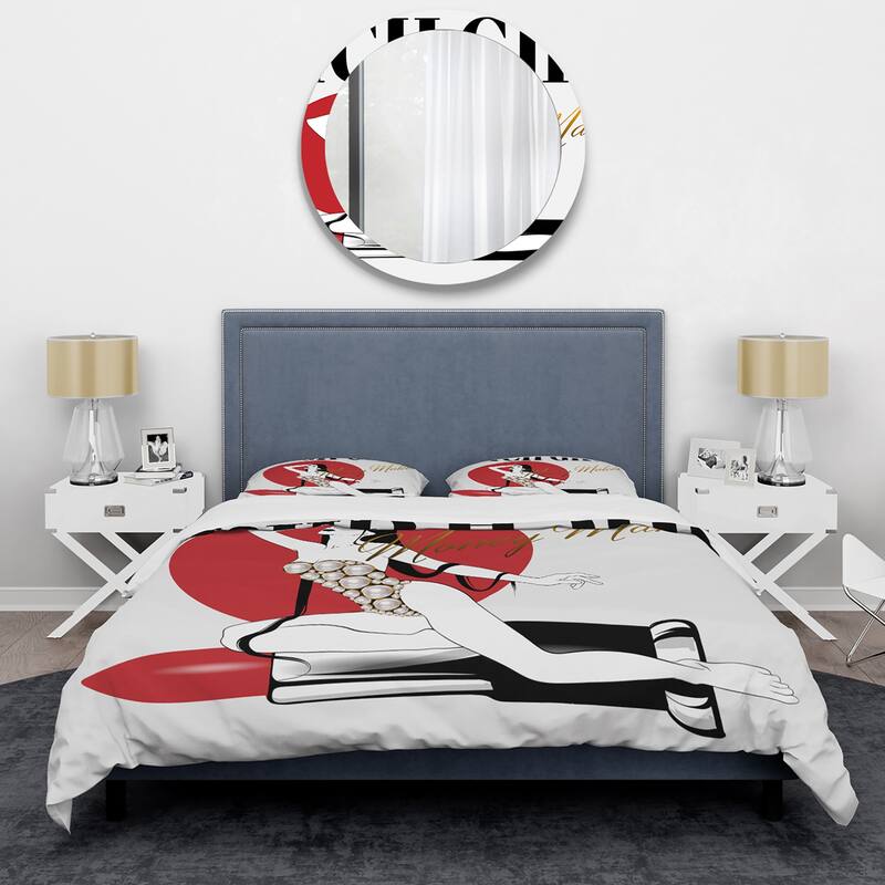 Designart 'Girl In Swimsuit With Pomade' Vintage Duvet Cover Set