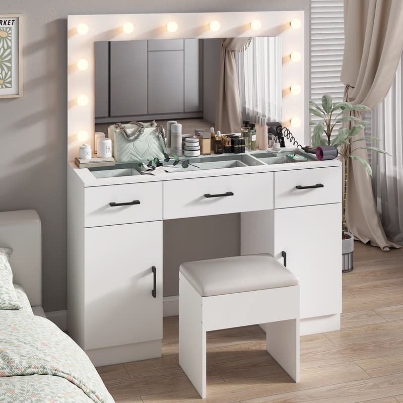 Bedroom makeup vanity set with 3 drawers