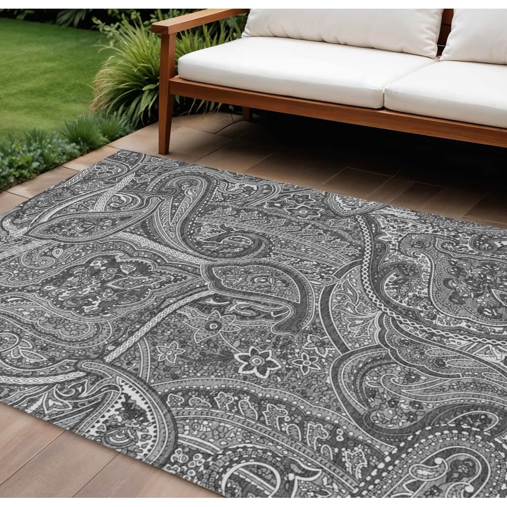HomeRoots Paisley Traditional Rectangle Outdoor Rug