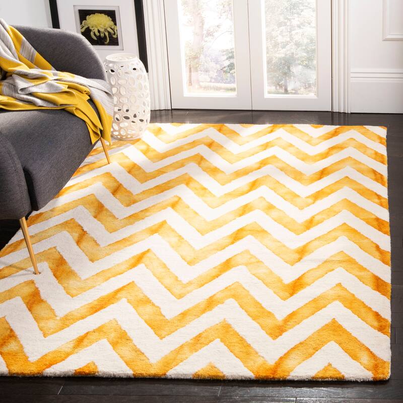 SAFAVIEH Dip Dye Erkhild Hand-tufted Wool Chevron Area Rug - 4' x 6' - Ivory/Gold