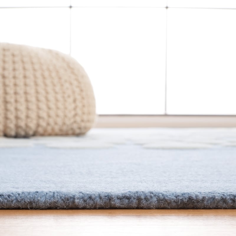 SAFAVIEH Handmade Kids Yaritza Dots Wool Rug
