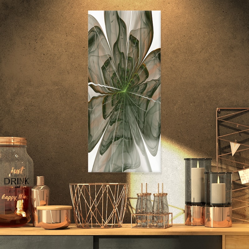 Symmetrical Green Fractal Flower - Modern Floral Glossy Metal Wall Art