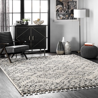 Nuloom Vasiliki Moroccan Shag Tasseled Area Rug