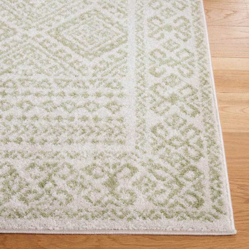 SAFAVIEH Tulum Yolonda Rustic Moroccan Boho Rug