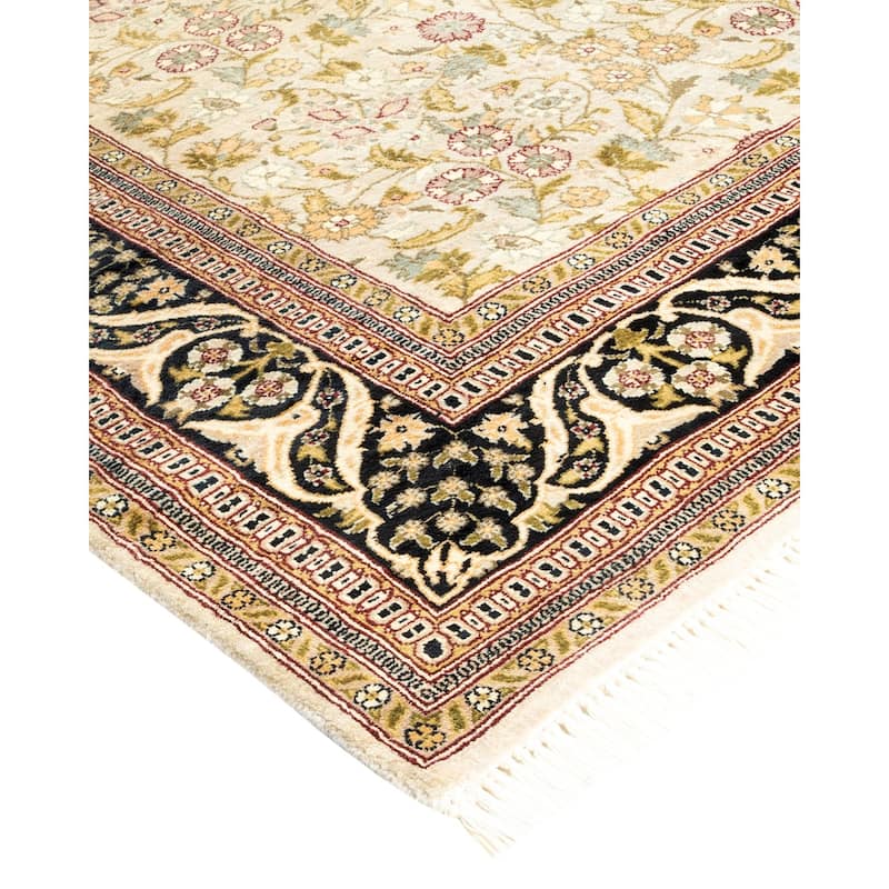 Overton Handknotted Wool Traditional Oriental Ivory Area Rug - 4' x 6'